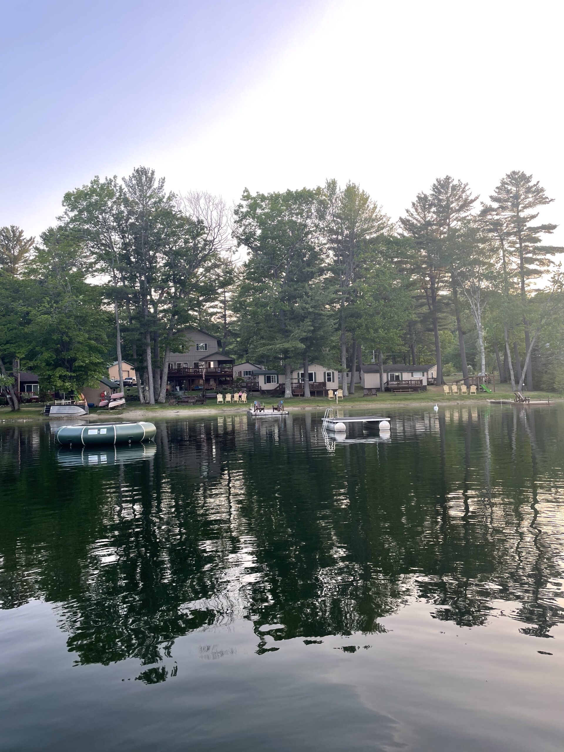 fun-at-the-resort-heart-lake-cottages